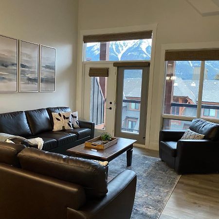 Hotel Spectacular Penthouse With Amazing Views, Indoor Pool And Hot Tub Canmore Esterno foto