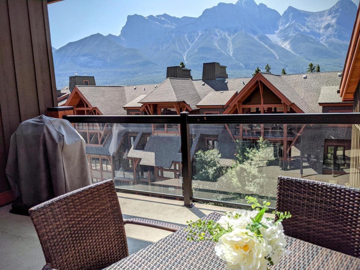 Hotel Spectacular Penthouse With Amazing Views, Indoor Pool And Hot Tub Canmore Esterno foto