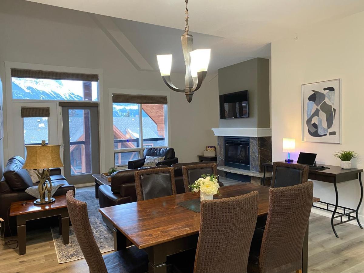 Hotel Spectacular Penthouse With Amazing Views, Indoor Pool And Hot Tub Canmore Esterno foto