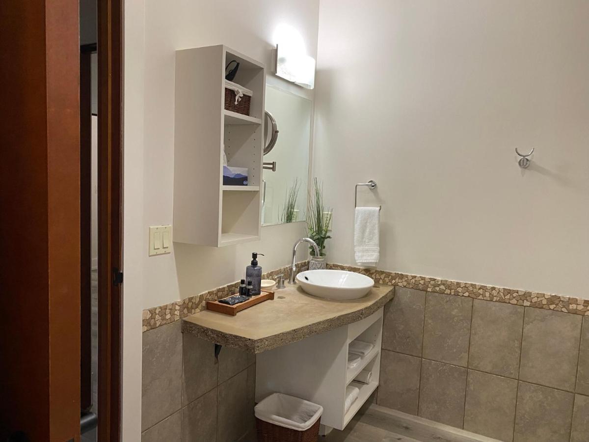Hotel Spectacular Penthouse With Amazing Views, Indoor Pool And Hot Tub Canmore Esterno foto